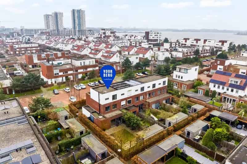 Huis te koop Nesselande 5 kamer hoekwoning strand nabij