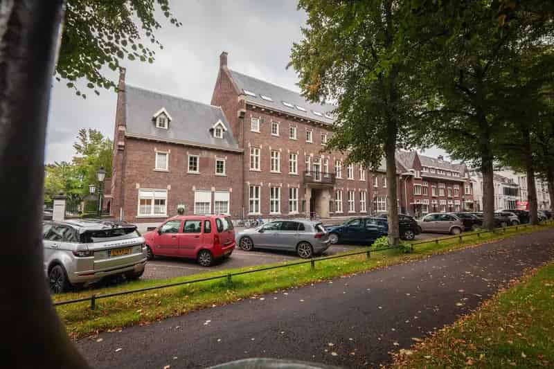 Kantoorruimte Utrecht Maliebaan 8-10 personen