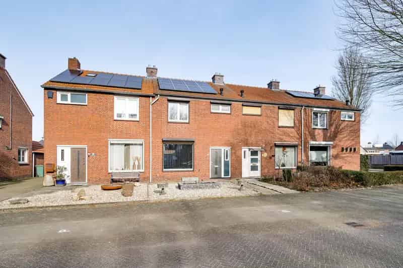 Ruime Tussenwoning Boshoven Vrakker Modernisering 3 slaapkamers