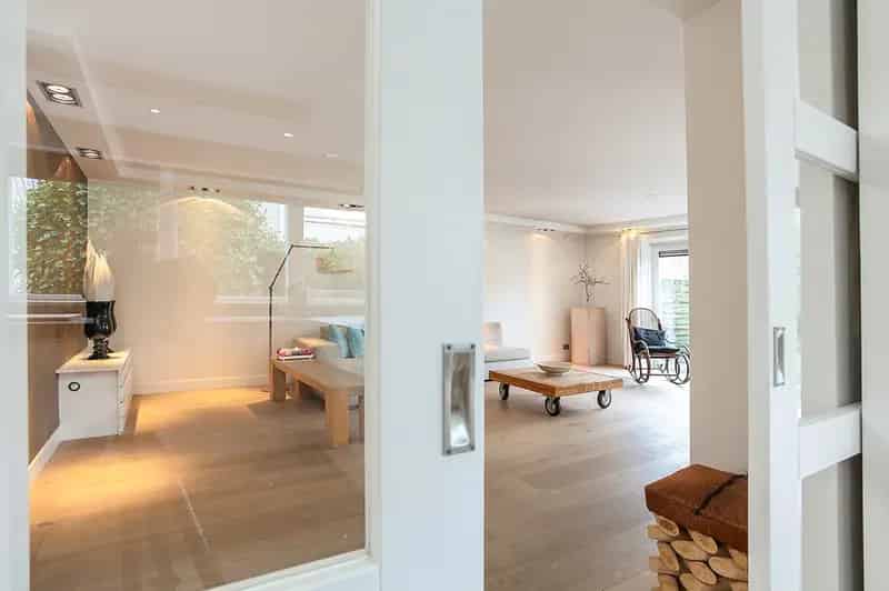 Geschakelde villa aan singel met tuin en dakterras