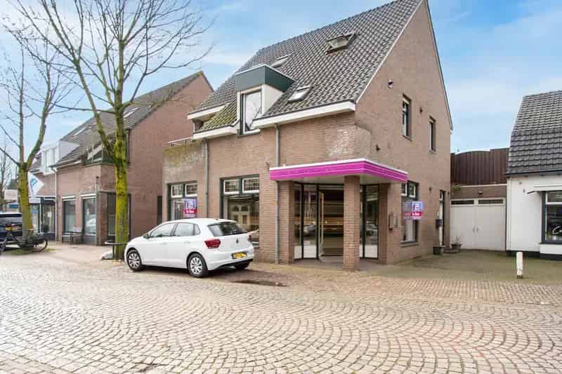 Bedrijfshal te Huur Bakel Van de Poelstraat