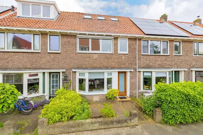 Huis te koop Haarlem: 5 Slaapkamers, Moderne Keuken, Diepe Tuin