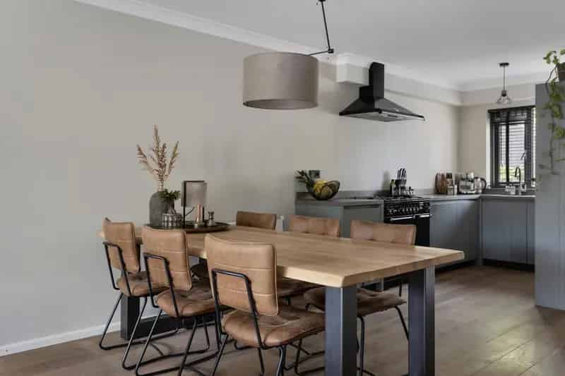 Ruime Middenwoning Drunen 4 Slaapkamers Nieuwe Tuin Garage