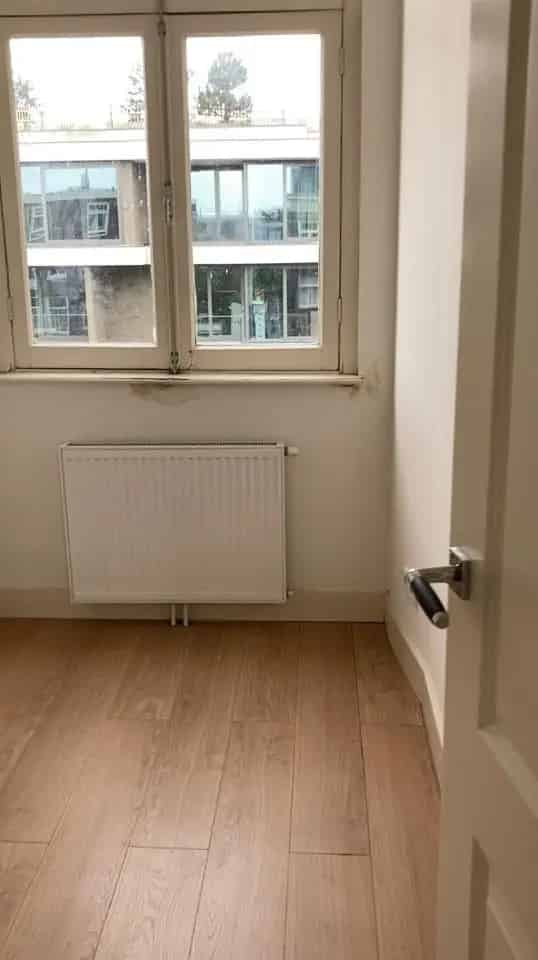 2 Kamers Amsterdam Jordaan Werkend Vrouw