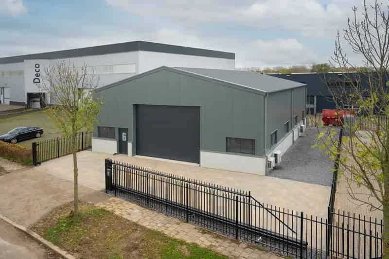 Bedrijfshal Geleen te Huur 282m2 Kantoor Airco Alarm