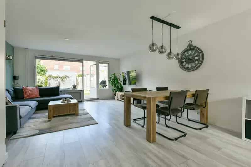 Huis te koop Amstelveen 4 slaapkamers zonnige tuin 10 zonnepanelen Energielabel A