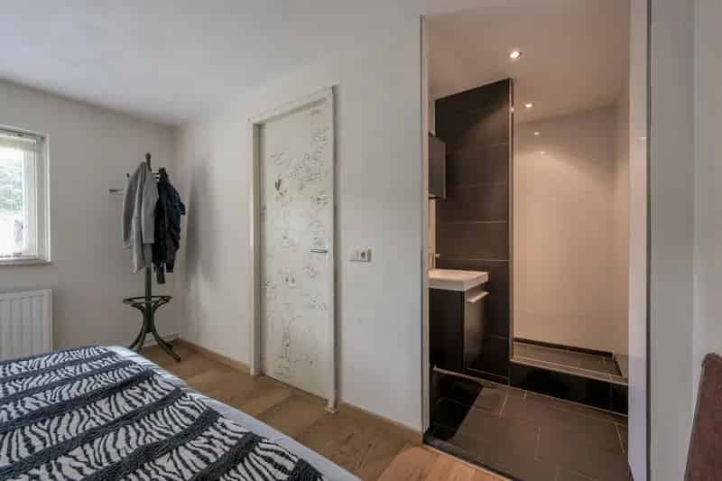 Vrijstaande woning Achterveld met bedrijfshal 5 slaapkamers jacuzzi