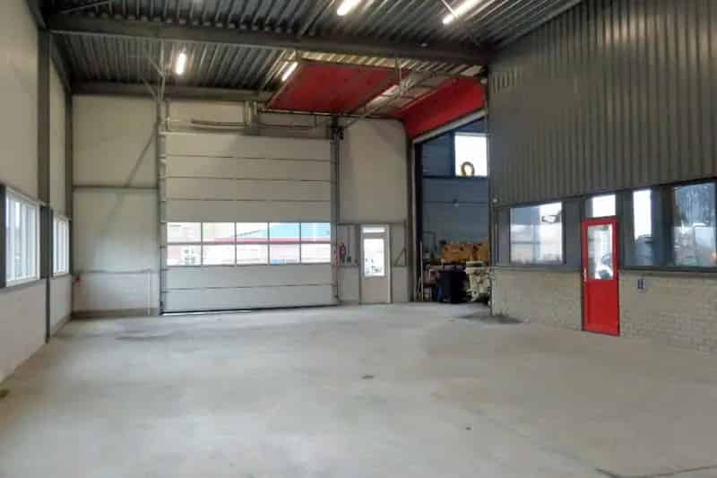 Bedrijfshal te huur Kootstertille 2025m2
