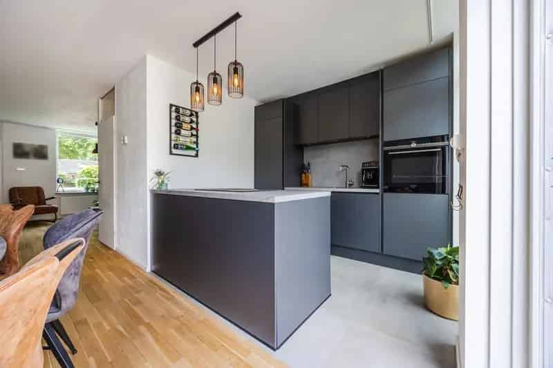Huis te koop Rijen: Instapklare hoekwoning met 4 slaapkamers en 10 zonnepanelen
