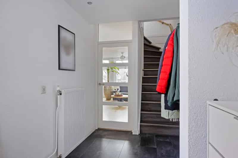 Ruime 5 Slaapkamers Familiewoning Te Best Nabij Station