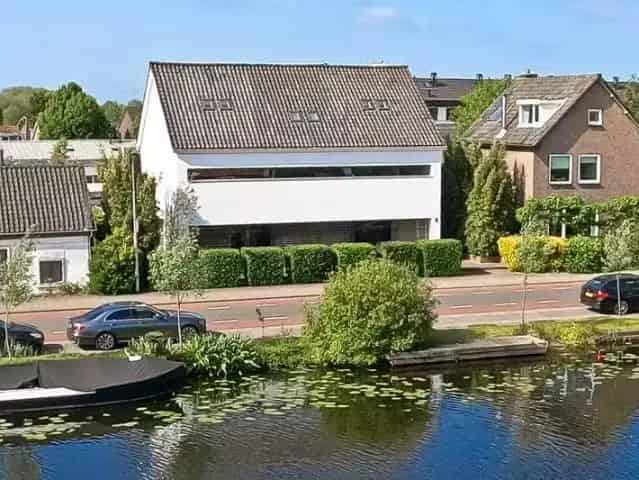 Luxe Loft 520m² Aan Het Water Badhoevedorp