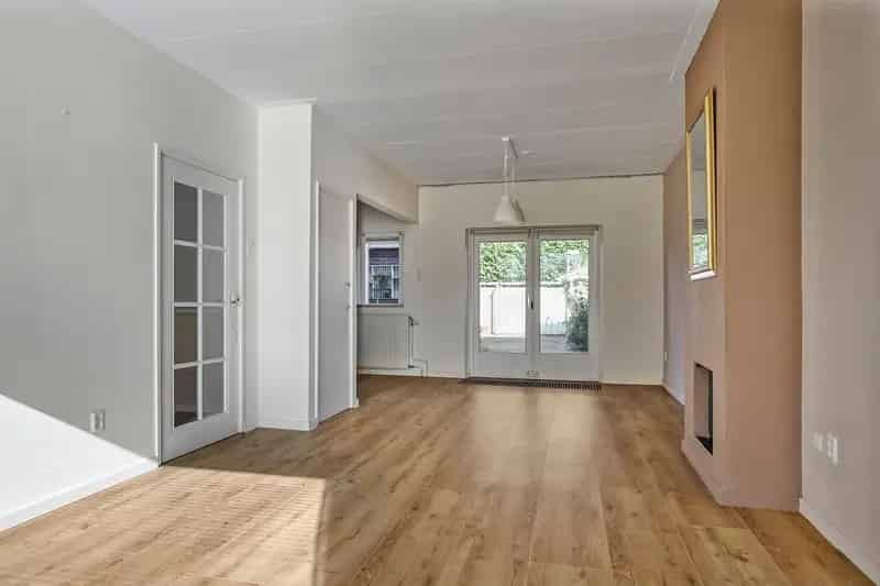 Huis te koop Hilversum: Ruime gezinswoning 4 slaapkamers grote tuin