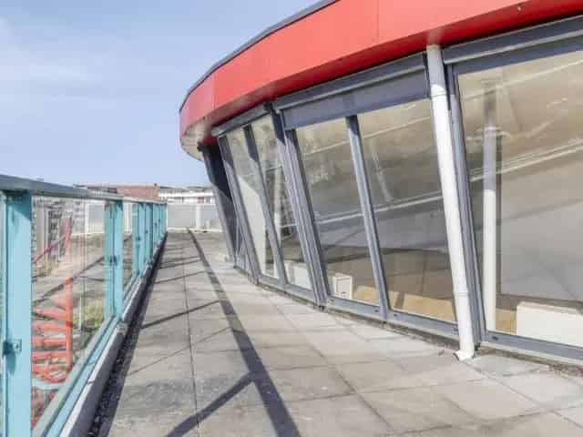 Penthouse Almere Stad: 3 Slaapkamers, Dakterras