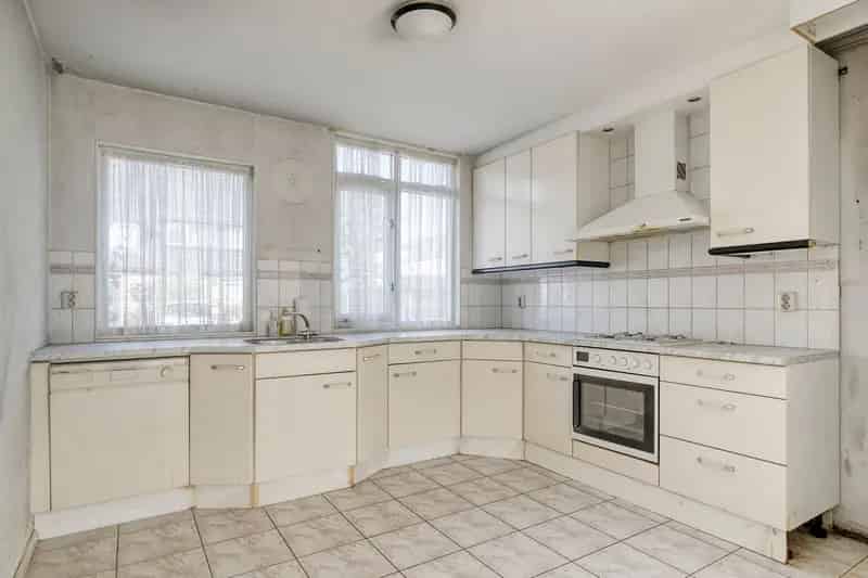 Huis te koop Almere: Ruime woning met 4 slaapkamers en tuin