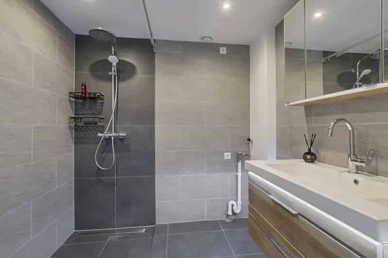 Ruim appartement Amsterdam Reigersbos nabij winkels metro en Gaasperplas