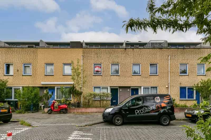 Huis te koop Amsterdam: Ruime eengezinswoning met dakterras en tuin