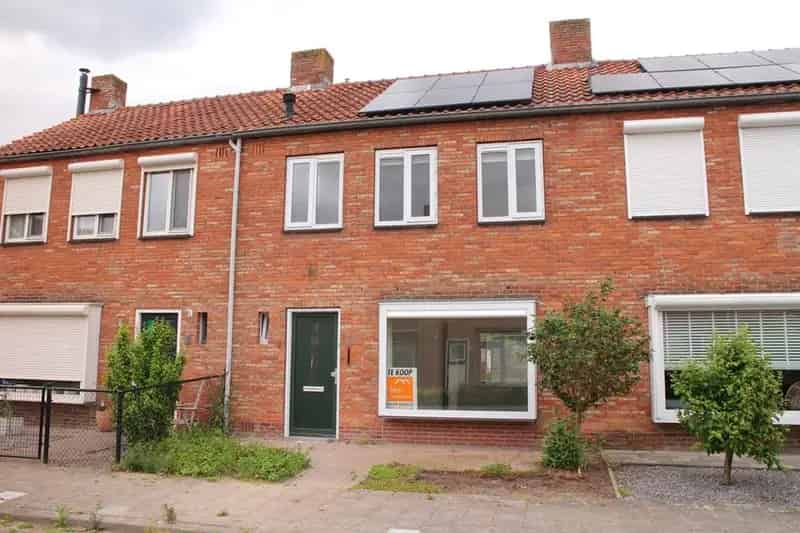 Gerenoveerde Tussenwoning met 3 slaapkamers en 6 Zonnepanelen