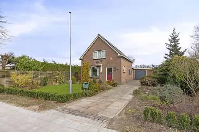 Eengezinswoning Tuitjenhorn 6 kamers 165m2