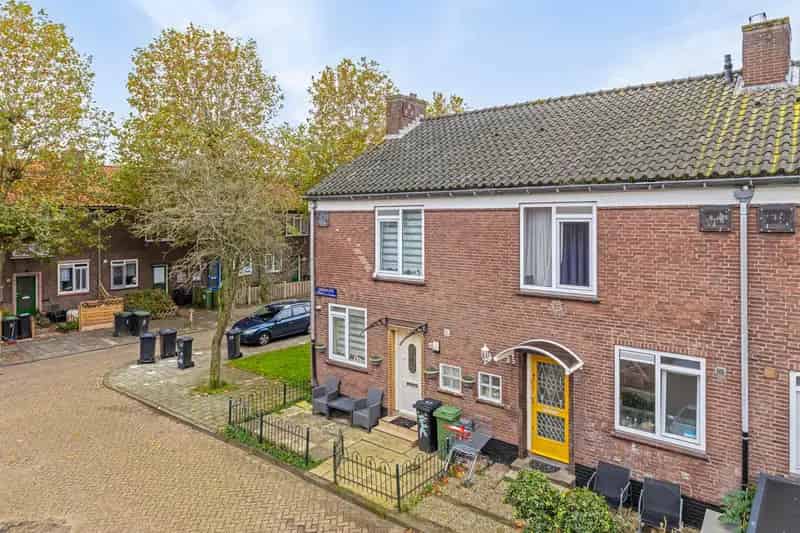 Ruime Hoekwoning Jan de Loutenbuurt Amsterdam