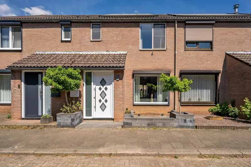 Ruime 4 Slaapkamers Tussenwoning Blerick