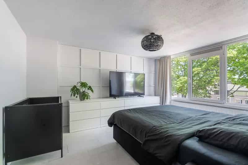 Ruime 4 kamer maisonnette Hoogvliet Instapklaar Modern Sanitair 2021