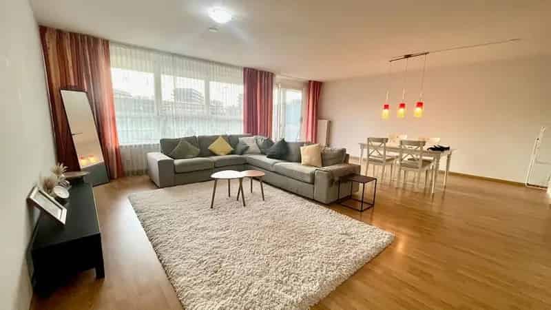 Gemeubileerd 2-kamer appartement Donker Curtiusstraat 105m2