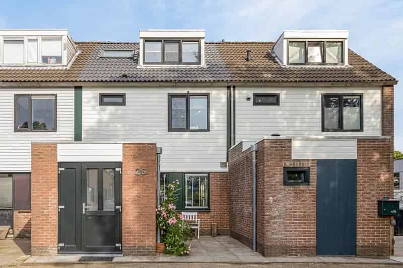 Huis te koop Zaandam: Ruime woning aan het water met 3 slaapkamers