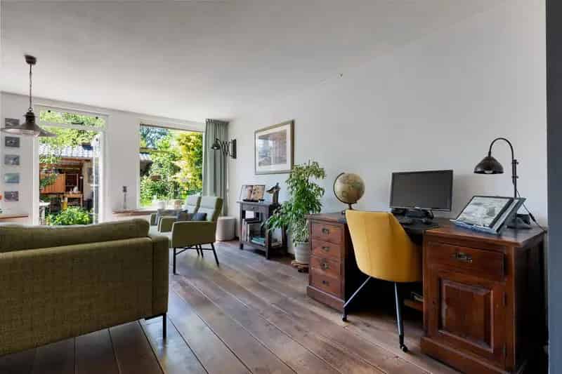 Huis te koop Amersfoort: Ruime hoekwoning met 4 slaapkamers en diepe tuin