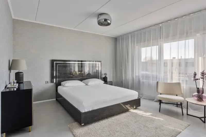 Huis te koop Tilburg Reeshof: Luxe woning met moderne keuken en tuin