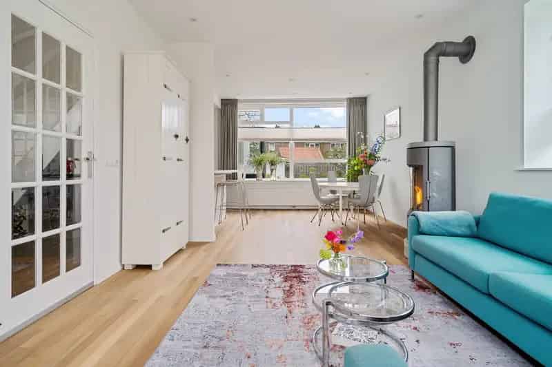Huis te koop Ruijsdaelkade Wormerveer: Hoekwoning met oprit en vrij uitzicht