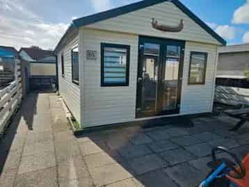 Luxe Recreatiewoning 850m van Zee 2 slaapkamers 4p Gerenoveerd 2024