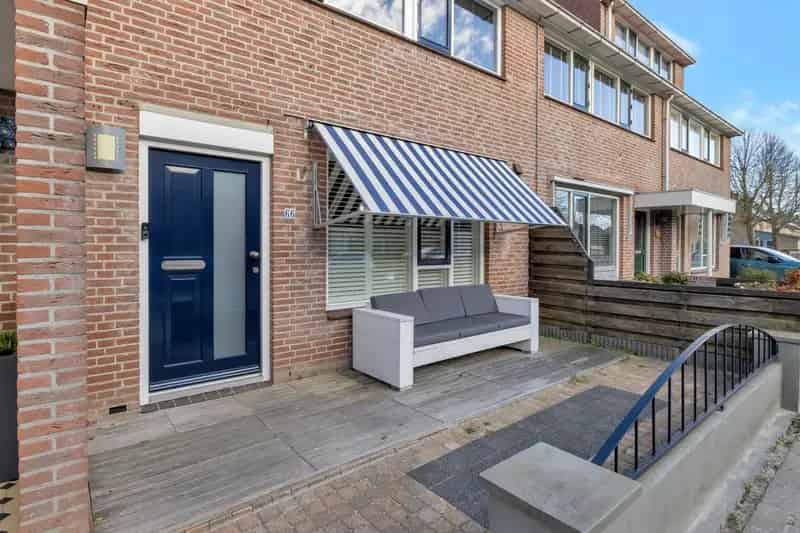 Huis te koop Hoorn: Ruime woning met 4 slaapkamers en tuin