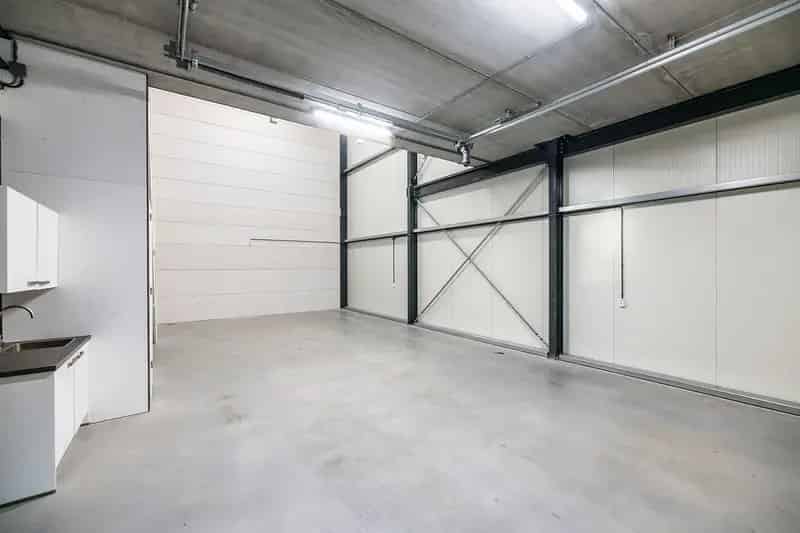 Bedrijfshal te huur Etten Leur 98m2 moderne unit 3 parkeerplaatsen