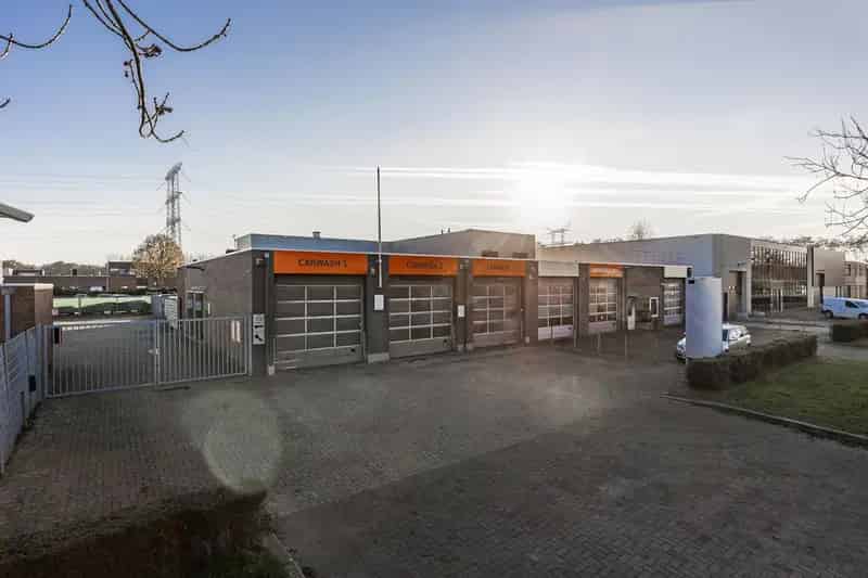 Bedrijfshal Son en Breugel te Koop