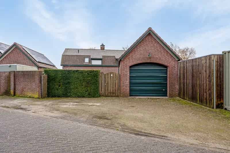 Tweekapper Zundert: Ruime woning met 3 slaapkamers en 2 badkamers