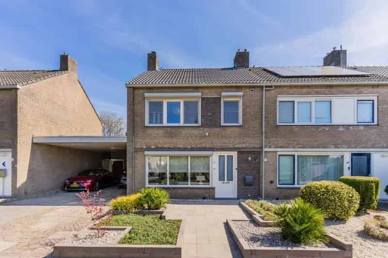 Moderne Hoekwoning met Garage en Tuin - Instapklaar