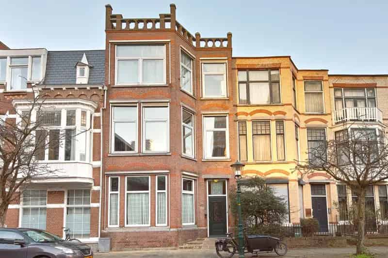 Herenhuis te koop Bezuidenhout Den Haag 252m2 grote tuin
