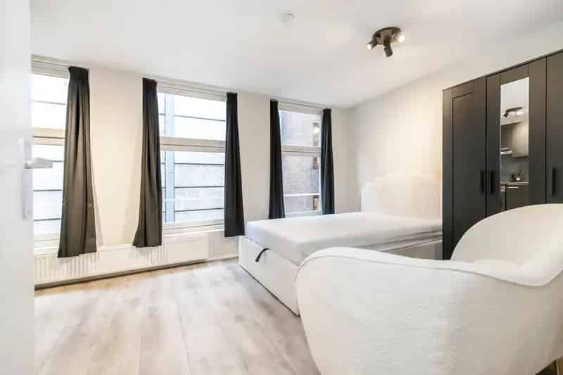 Studio Amsterdam Centrum Slijkstraat 23m2 gerenoveerd