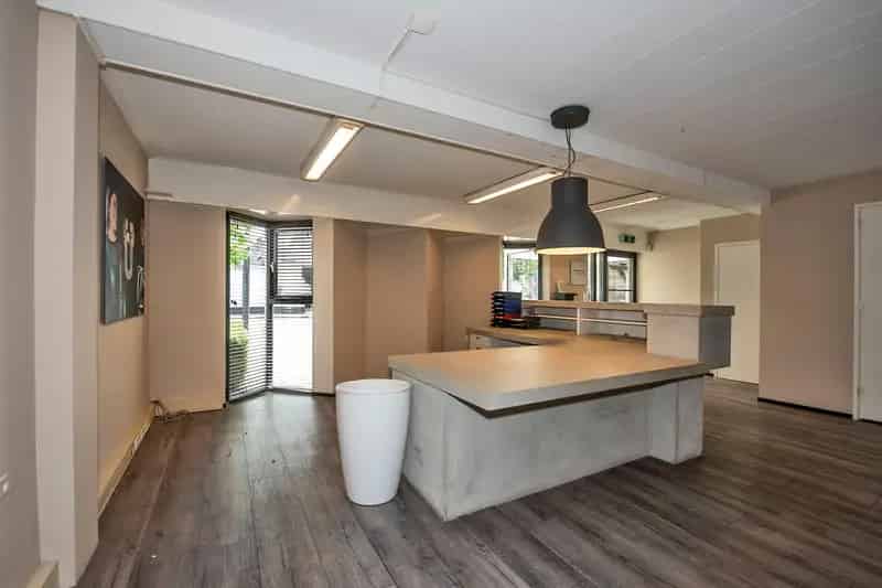 Bedrijfscomplex met Studentenwoning te Koop Enschede
