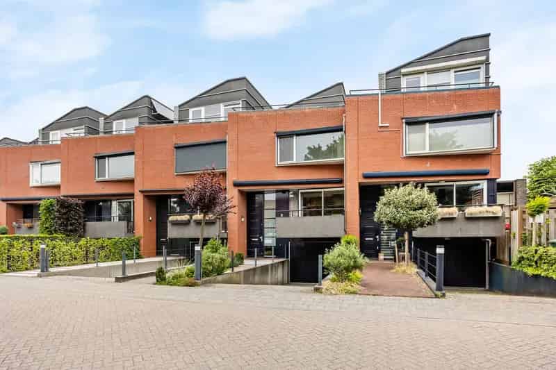 Herenhuis aan het water 4 slaapkamers 2 badkamers