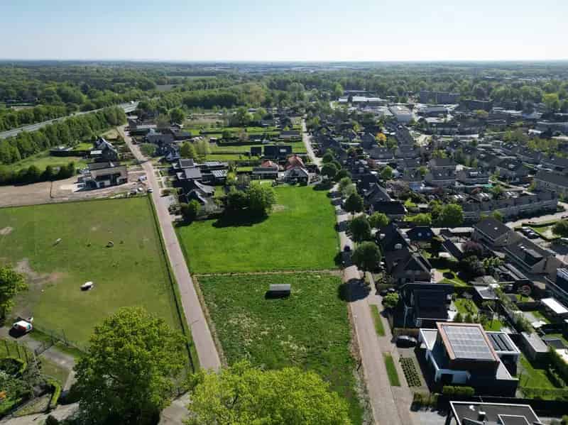 Bouwkavels Heesch: Twee Wooneenheden, Centraal Gelegen