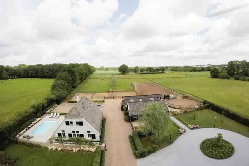 Woonboerderij Veluwe 7 Paardenstallen Buitenmanege Zwembad