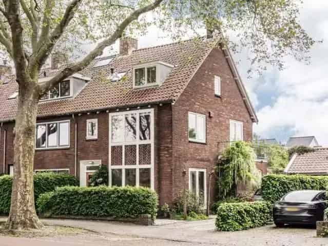 Hoekwoning Componistenbuurt 5 slaapkamers grote tuin