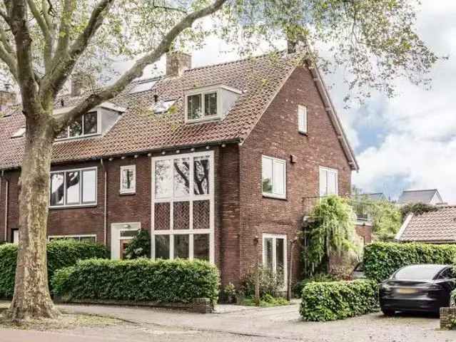 Hoekwoning Componistenbuurt 5 slaapkamers grote tuin