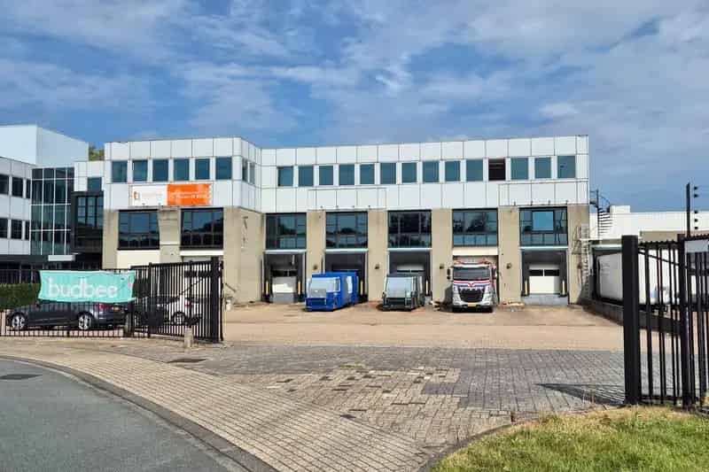 Bedrijfshal te Huur Den Bosch 3206m2 Maaspoort