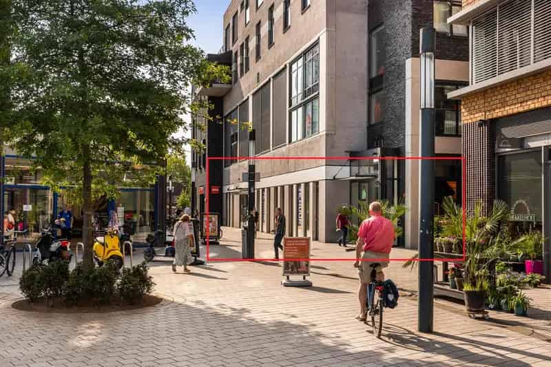 Commerciële Ruimte te Huur Enschede Roombeek 449m²