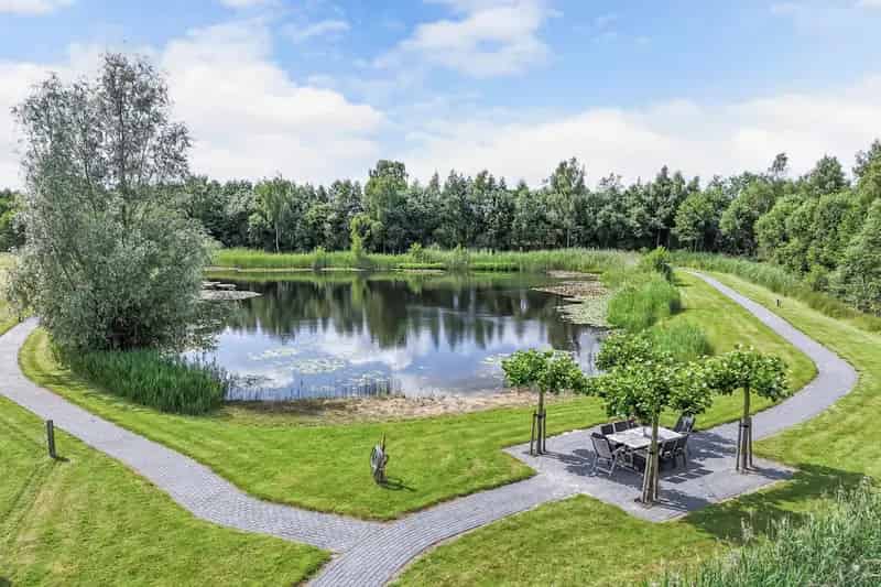Luxe Woningboerderij met Paardenfaciliteiten en Zwemvijver