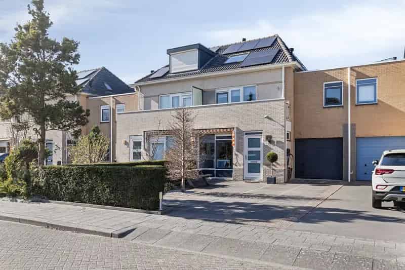 Ruime Familiewoning nabij Water en Fietsroutes