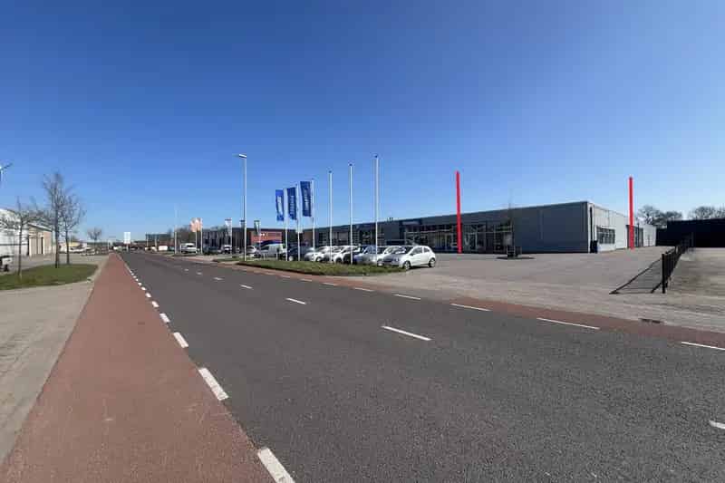 Bedrijfshal Leeuwarden 450m² te huur Showroom Energielabel A