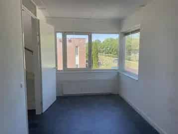 Hoekwoning 6 Kamers te Huur Klazieneveen